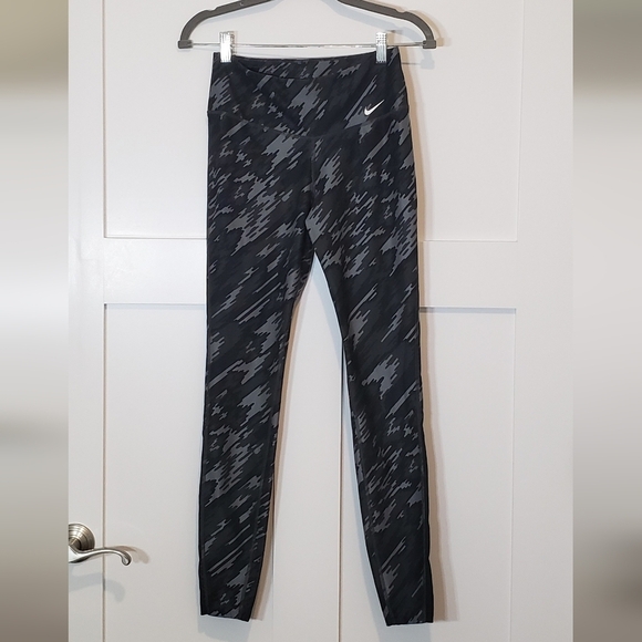 Nike Pants - Nike Dri-Fit Mid-rise Camo Leggings Size Small Dark Smoke Grey One Legend Pant